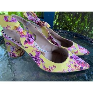 Betsey Johnson Sling Back Heels